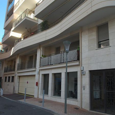 Charmant 2P Moderne Avec Terrasse, Parking Prive, En Plein Centre De Menton, A 2 Pas De La Mer - Fr-1-196-200 Экстерьер фото